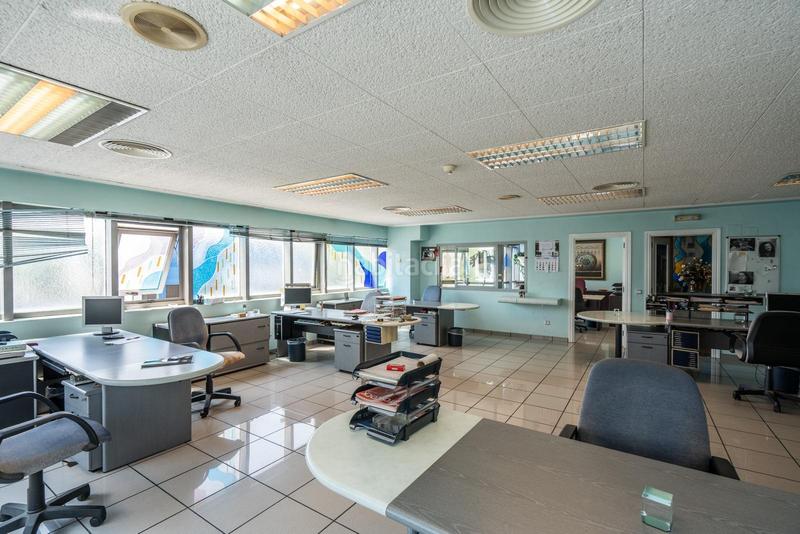 Foto a60d896f-db38-435b-9d3b-118043ffd6dc. Nave industrial  calle fragua 1.720 m en 4 plantas se ofrece en venta una magnífica en Móstoles