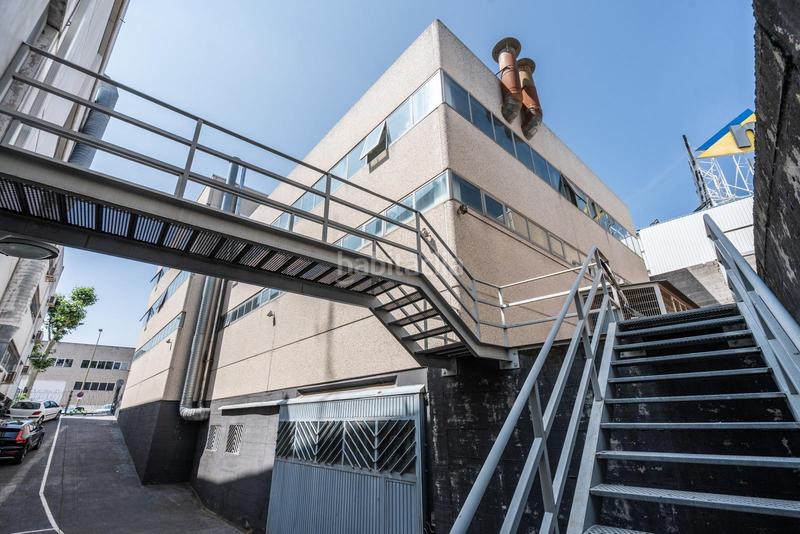 Foto aa75250a-efb3-4cf1-8005-445cfcae38e3. Nave industrial  calle fragua 1.720 m en 4 plantas se ofrece en venta una magnífica en Móstoles