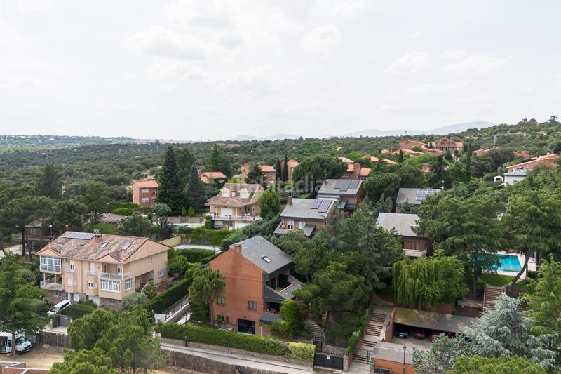 Foto 5caca89e-6d65-4b47-8af2-d351d16e3940. Chalet avec chauffage parking piscine dans Parquelagos-Puente Nuevo Galapagar