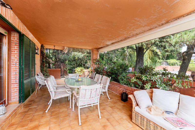 Foto 6781b2ad-d0db-40c2-bf85-2bab7eced2de. Chalet avec chauffage parking piscine dans Parquelagos-Puente Nuevo Galapagar