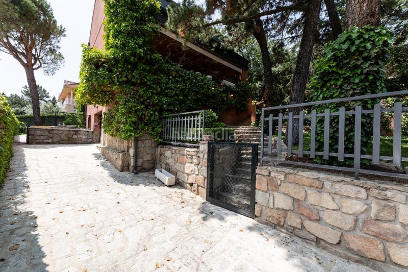 Foto bd889015-1539-429a-b731-9f214f0fffde. Chalet avec chauffage parking piscine dans Parquelagos-Puente Nuevo Galapagar