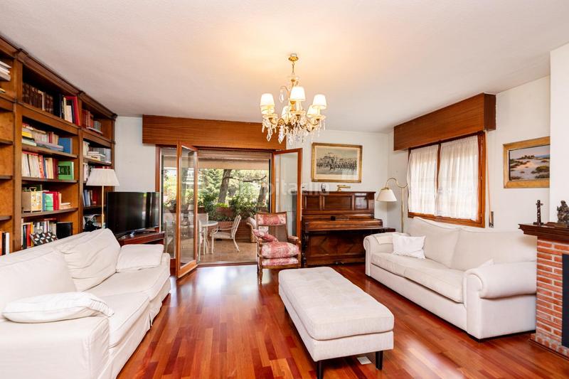 Foto db65eaa4-abd0-4004-83b8-4b47e3bf1503. Chalet avec chauffage parking piscine dans Parquelagos-Puente Nuevo Galapagar