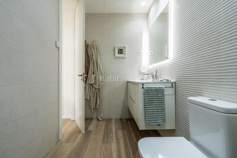 Foto 462349ae-5643-45e0-88c4-847a6d32c53c. Casa adosada chalet adosado de lujo en hortaleza con tres plantas, domotica integral y aerotermia en Madrid