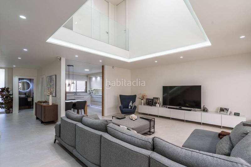 Foto d2f37095-73a5-488b-b3dc-ebcafc261e8b. Casa adosada chalet adosado de lujo en hortaleza con tres plantas, domotica integral y aerotermia en Madrid