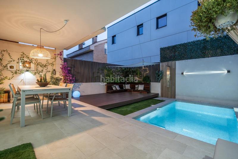 Foto e894e3f8-e148-47b8-b9cc-98e493047a65. Casa adosada chalet adosado de lujo en hortaleza con tres plantas, domotica integral y aerotermia en Madrid