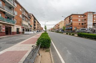 Appartement à Tiemblo (El). Piso reformado de 3 habitaciones en el centro de el tiemblo ávil