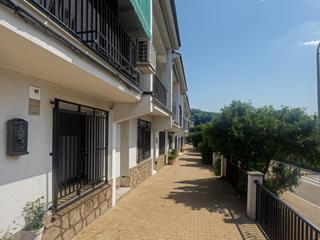 Maison jumelée à Lanzahíta. En venta estupendo chalet adosado totalmente reformado en lanzah