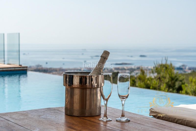 Foto 0207606b-c5ac-41d6-9344-ce0e8cd9ae9f. Xalet amb aparcament piscina a S´Eixample-Can Misses Ibiza