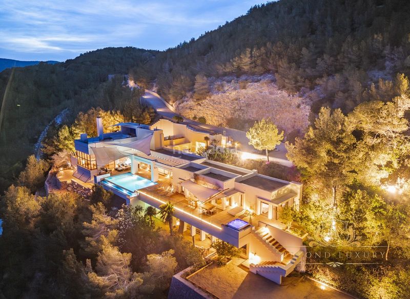 Foto 0d0e2dfb-39ee-4ef6-a475-6d48179e44bb. Xalet amb aparcament piscina a S´Eixample-Can Misses Ibiza