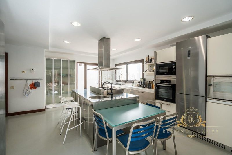 Foto ab0872d8-1658-4c68-b6b3-84f2d7c49615. Xalet amb aparcament piscina a S´Eixample-Can Misses Ibiza