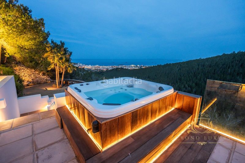 Foto ab447f11-4395-486d-9623-45b38d2c4baa. Xalet amb aparcament piscina a S´Eixample-Can Misses Ibiza