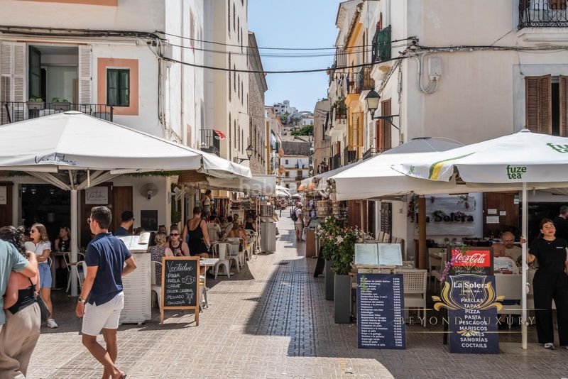 Foto ac6d7be1-5dc2-42c7-910d-97ba0b471f41. Xalet amb aparcament piscina a S´Eixample-Can Misses Ibiza