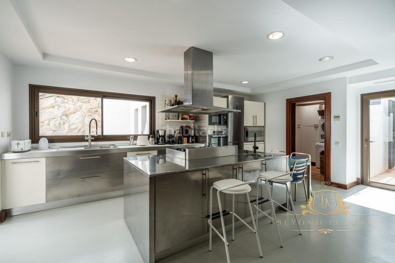 Foto febf352d-6797-4a4f-bbc1-36f3b3e0442f. Xalet amb aparcament piscina a S´Eixample-Can Misses Ibiza