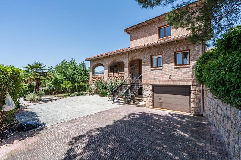 Foto 7d5e195d-4da1-4513-8116-b4556d6f4cd9. Chalet con riscaldamento parcheggio in Manzanares el Real