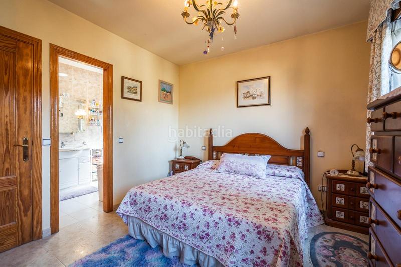 Foto aa13e4d7-b806-4bb8-b71c-9abac0d02851. Chalet bonito chalet independiente con parcela de 839 m se ofrece este atractivo chalet individual de tres plantas en Manzanares el Real