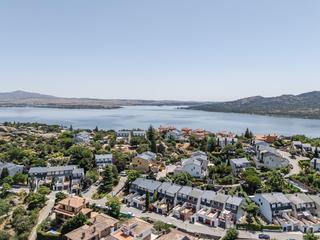 Chalet  Cuatro peñas. Bonito chalet independiente en manzanares el real con parcela de