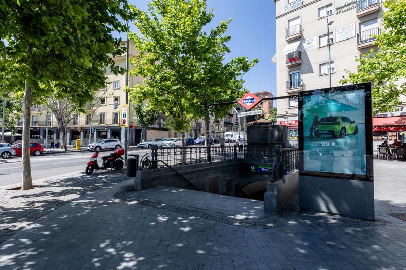 Foto 626a60d9-d5a5-44d5-9ce8-2403e3362594. Estudio luminoso estudio junto a río y la calle antonio lópez en Madrid