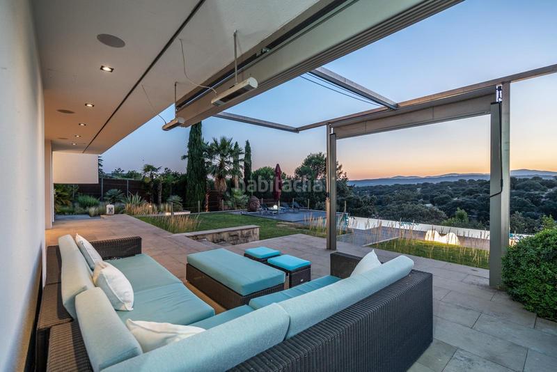 Foto 0ecc4f95-1324-4e3e-83bf-ca7eaa62292b. Chalet  de lujo único en las rozas con diseño exclusivo y vistas perpetuas extraordinaria propiedad de alto standing situada en lo en Rozas de Madrid (Las)