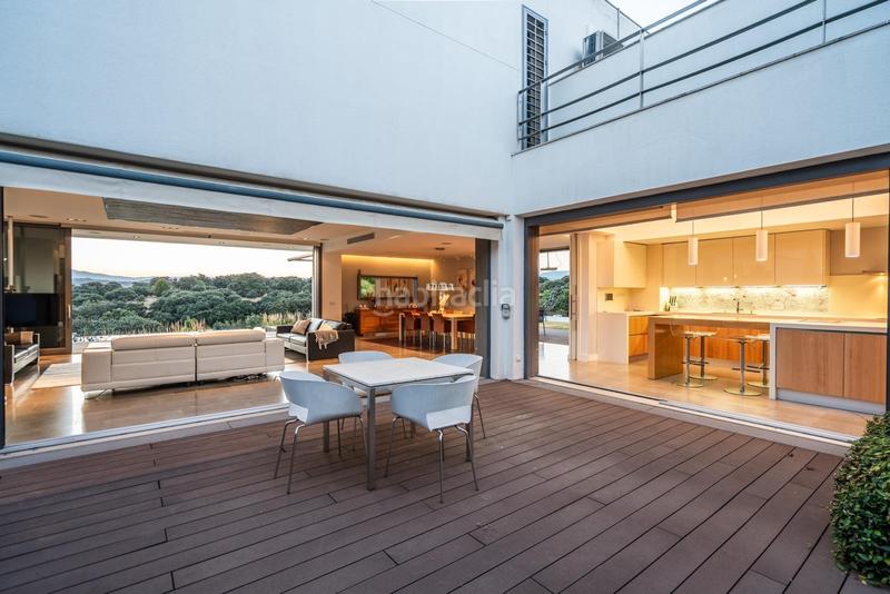 Foto c4a0b3a0-c78a-4fb3-8eda-8d96798ef7f8. Chalet  de lujo único en las rozas con diseño exclusivo y vistas perpetuas extraordinaria propiedad de alto standing situada en lo en Rozas de Madrid (Las)