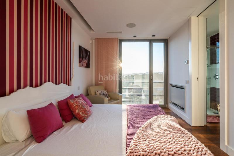 Foto dbc6917f-3bec-402f-983f-ef2c7046e9f1. Chalet  de lujo único en las rozas con diseño exclusivo y vistas perpetuas extraordinaria propiedad de alto standing situada en lo en Rozas de Madrid (Las)