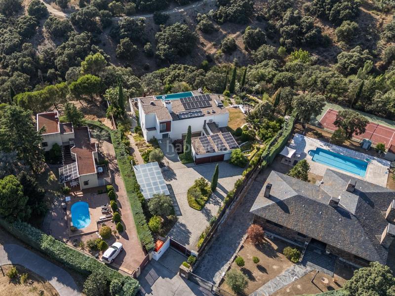 Foto e0fddd45-f97a-4de5-bfe9-2701d03683f7. Chalet  de lujo único en las rozas con diseño exclusivo y vistas perpetuas extraordinaria propiedad de alto standing situada en lo en Rozas de Madrid (Las)