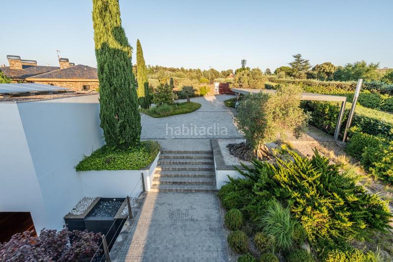 Foto f2f5df4d-c071-4600-a83b-e577745d6620. Chalet  de lujo único en las rozas con diseño exclusivo y vistas perpetuas extraordinaria propiedad de alto standing situada en lo en Rozas de Madrid (Las)