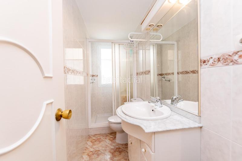 Foto 2ad561e5-e05f-41c3-a8e8-c4d6f5f4626d. Piso amplio piso en Peñagrande con piscina y excelentes conexiones en Madrid