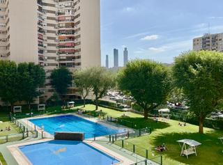 Appartement à Peñagrande. Amplio piso en peñagrande con piscina y excelentes conexiones