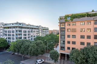Appartement à Legazpi. Fabuloso piso en urbanizacion de lujo con piscina, sauna y gimna