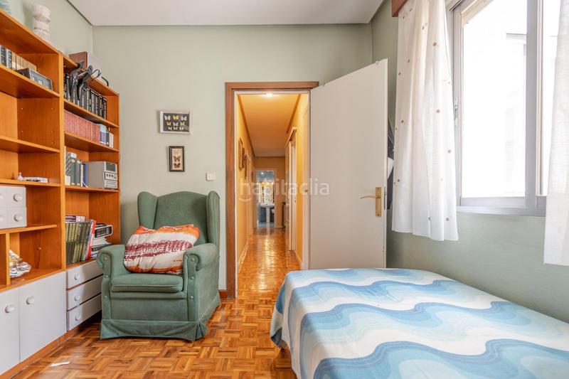 Foto b765a504-5a43-4130-bc30-42a626f8ebdc. Piso increíble piso de 4 dormitorios con gran terraza cerrada en ronda de segovia magnífica vivienda situada en la exclusiva y demanda en Madrid