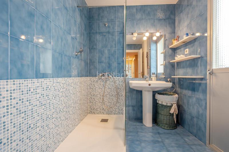 Foto cfa066e1-5421-44d1-8192-370e439b3f8d. Piso increíble piso de 4 dormitorios con gran terraza cerrada en ronda de segovia magnífica vivienda situada en la exclusiva y demanda en Madrid