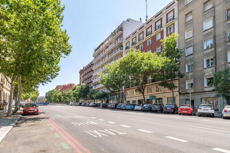 Foto d4e80648-22d5-45b5-9cf2-268d32c12c30. Piso increíble piso de 4 dormitorios con gran terraza cerrada en ronda de segovia magnífica vivienda situada en la exclusiva y demanda en Madrid