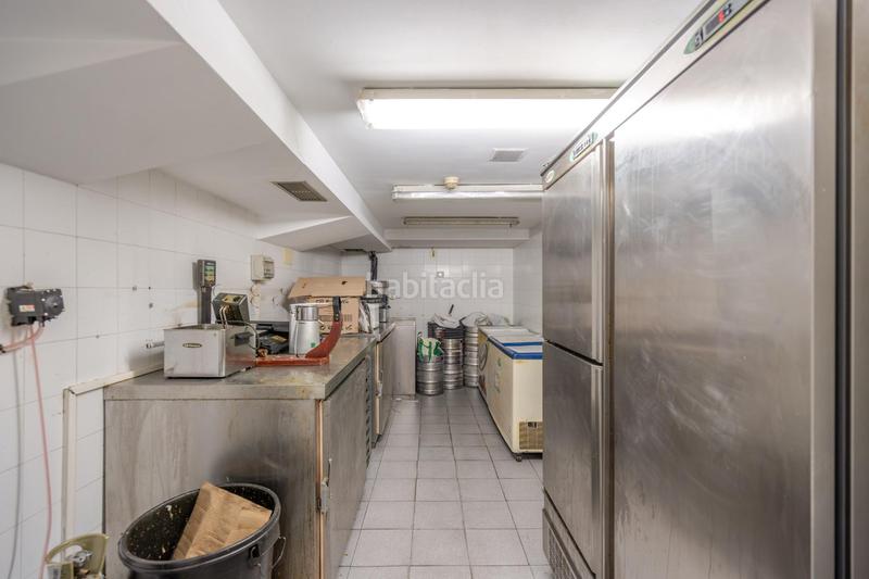 Foto 362bc448-be0d-4dcd-85d1-68c6157f6e90. Local comercial bar restaurante en venta , zona privilegiada se ofrece en venta este bar restaurante en pleno funcionamiento con más d en Alcorcón