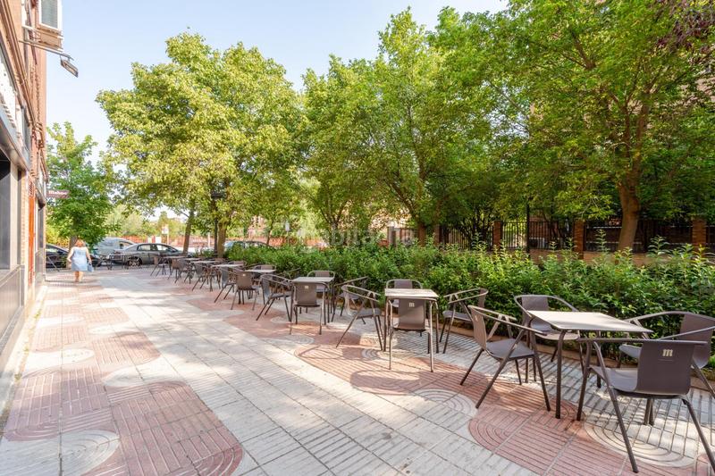 Foto ad8e6a8c-8f4d-4864-bcfe-57a2160c4838. Local comercial bar restaurante en venta , zona privilegiada se ofrece en venta este bar restaurante en pleno funcionamiento con más d en Alcorcón