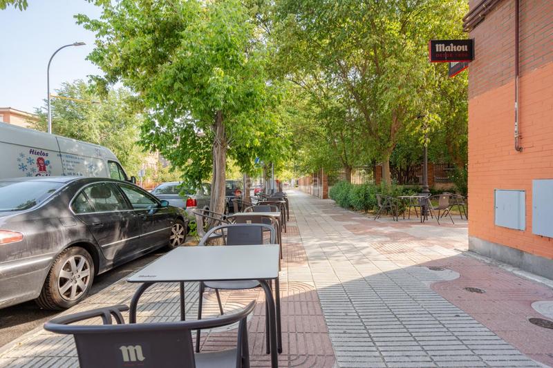 Foto cab26f5e-70ef-4b46-af38-860f3a7a247c. Local comercial bar restaurante en venta , zona privilegiada se ofrece en venta este bar restaurante en pleno funcionamiento con más d en Alcorcón