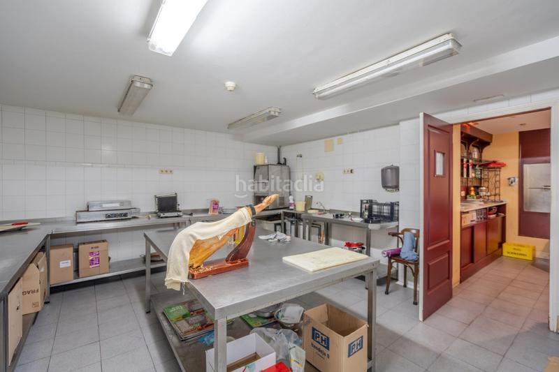 Foto d1c22714-6d2d-4245-99bb-f7a864224689. Local comercial bar restaurante en venta , zona privilegiada se ofrece en venta este bar restaurante en pleno funcionamiento con más d en Alcorcón