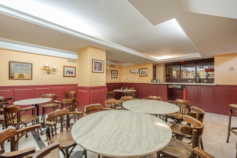 Foto db5f06bf-6ccd-47d1-99fa-bae0922c5392. Local comercial bar restaurante en venta , zona privilegiada se ofrece en venta este bar restaurante en pleno funcionamiento con más d en Alcorcón