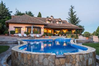 Chalet en Manzanares el Real. Espectacular chalet de lujo de más de 700 m en parcela de 1.500