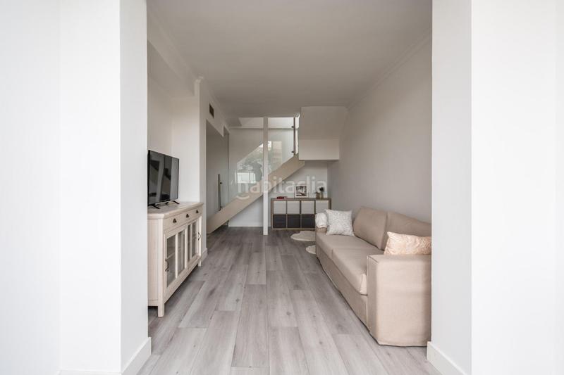 Foto d2495d16-b823-4fc7-bd2a-3d3a51dde435. Attico con riscaldamento parcheggio piscina in Arroyo de la Vega La Moraleja