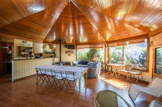 Towny house in Becerril de la Sierra. Exclusivo chalet en urbanización premium con club social y segur