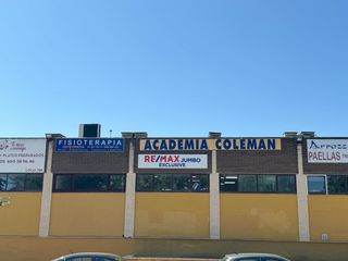 Local Comercial  Avenida de atenas. Local en esquina con terraza en rentabilidad bruta de 9.5 el lug