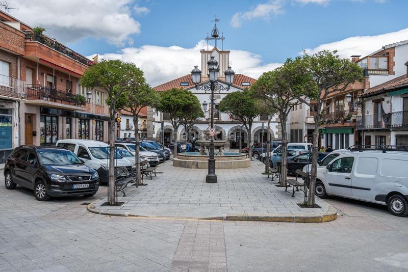 Foto c9da462b-7cc2-435d-bf5f-d9fcbd2a4ec2. Lloguer casa aparellada amb calefacció a Tiemblo (El)