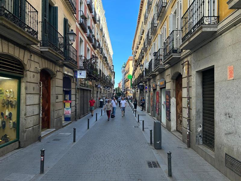 Foto ec8c89e8-49f6-4be6-90ae-6e4a08ff1cc3. Local comercial a Embajadores-Lavapiés Madrid