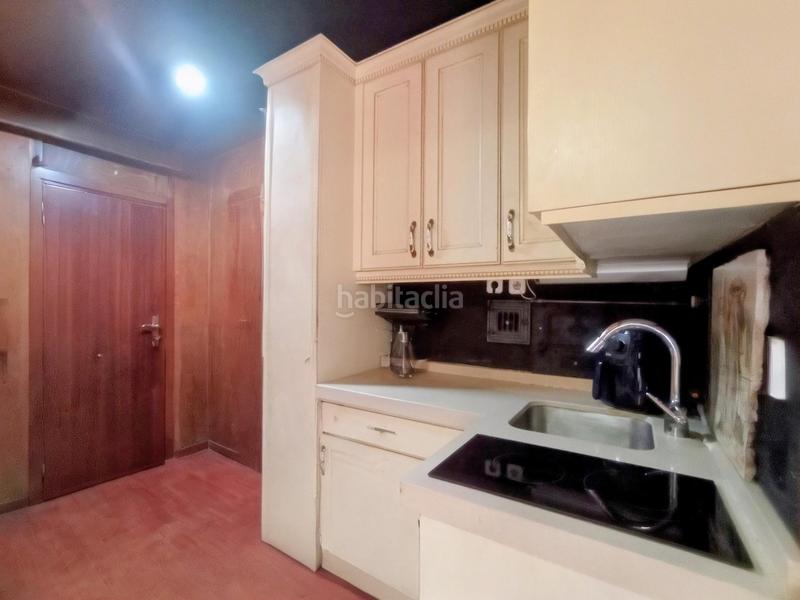 Foto 346c070f-d47e-49d9-b806-03d321c9f60c. Studio with heating parking in Castillejos-Cuzco Madrid