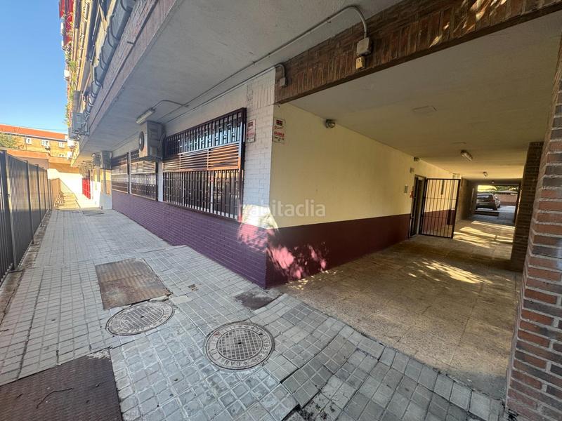 Foto 666e4564-d5bb-4ebf-bd34-00988dfedb1c. Local comercial en Palomeras Bajas Madrid