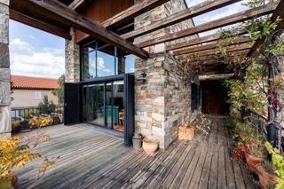 Xalet a Cortes-Huertas. Santuario arquitectónico en navalafuente  un refugio de diseño y