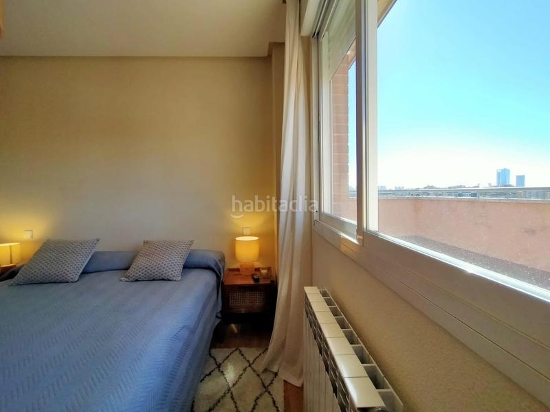 Foto a946dfb8-a8aa-4595-b39d-37c80e06e6a7. Attico con riscaldamento parcheggio piscina in Las Tablas Madrid