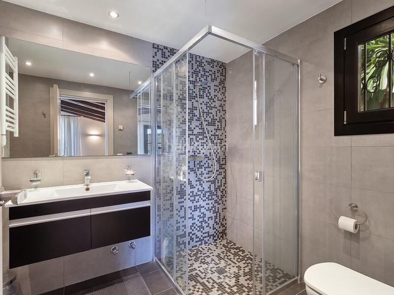 Foto 2c97798e-2730-486a-b781-d95e26f764ce. Chalet con parcheggio piscina in Es Camp de Mar Andratx