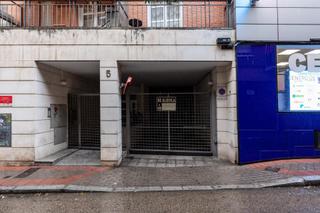 Lloguer Aparcament cotxe a Calle jose picon 5. Alquilo plaza de garaje bien situada