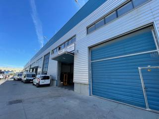 Nau industrial a Calle de san erasmo 28. Nave de 380m2 en calle erasmo 28 con tres  plaza de garaje